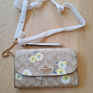 NWT Coach Gemma Clutch Crossbody In Signature Canvas With Daisy Print C3052